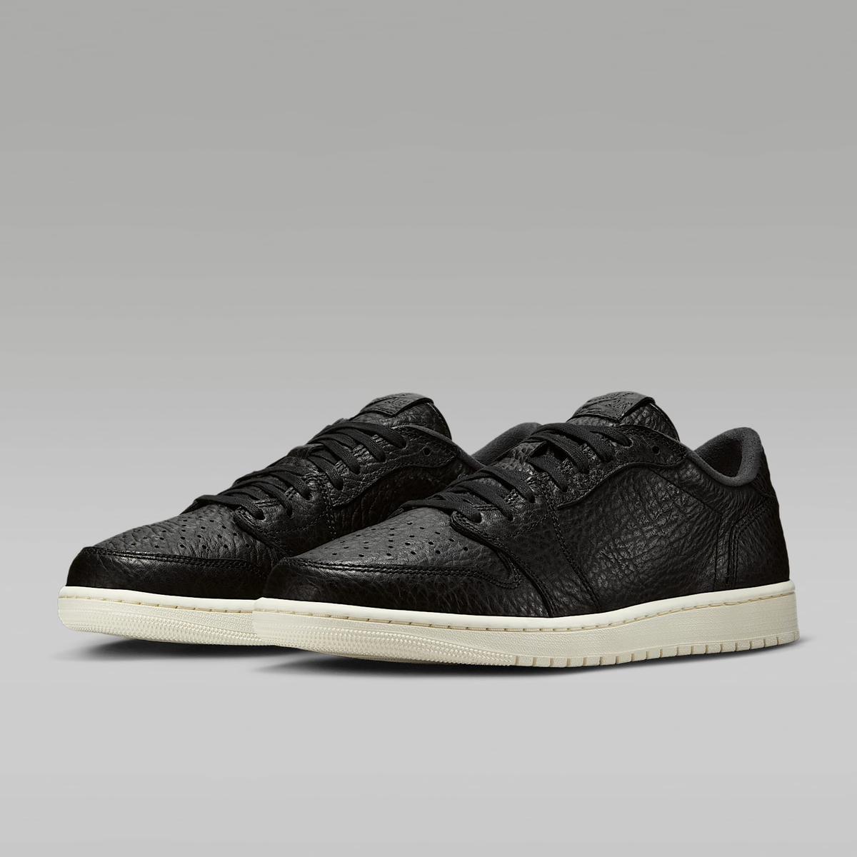 Air Jordan 1 Retro Low Classic Basketball Sneakers 848775-005