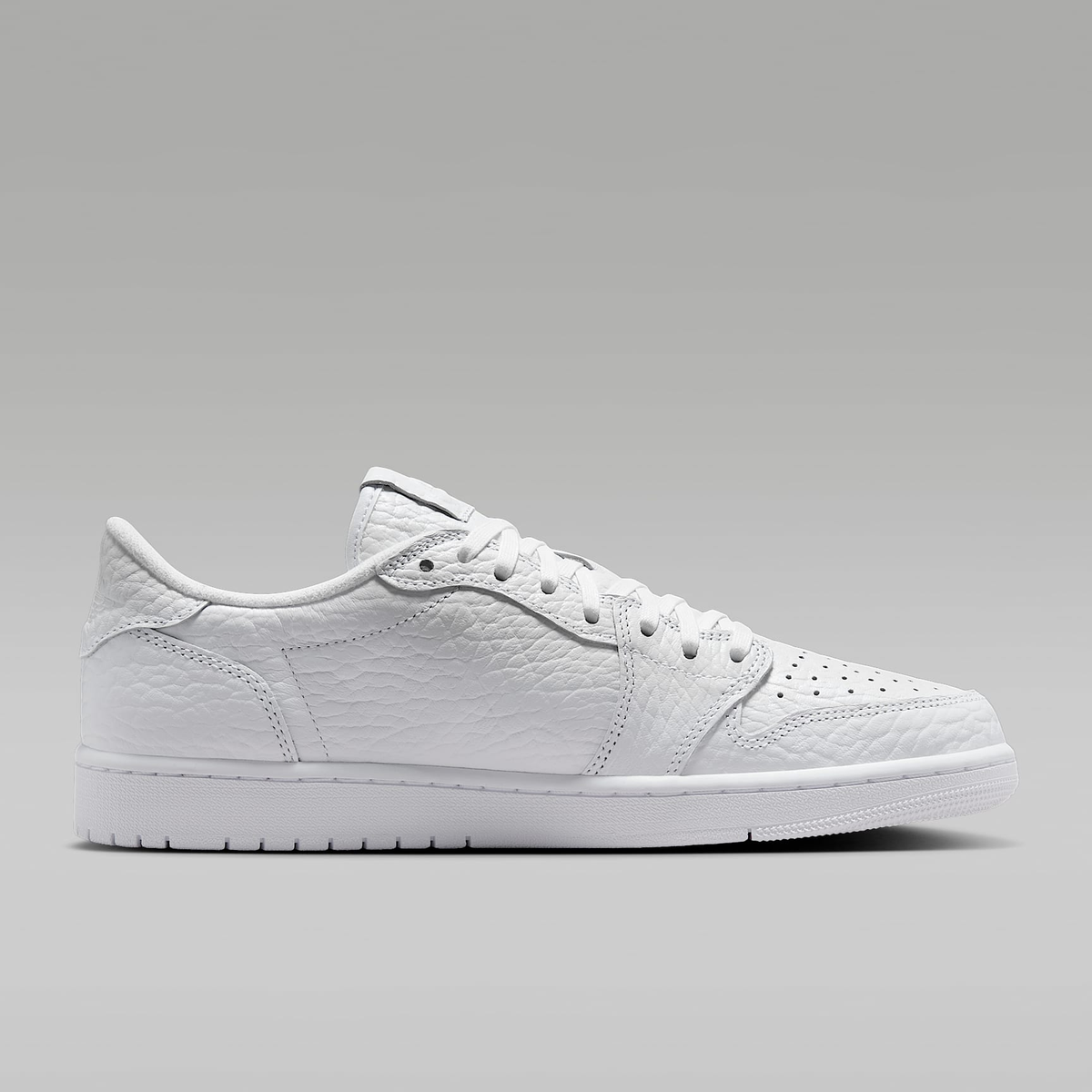 Air Jordan 1 Retro Low Classic Basketball Sneakers 872782-100