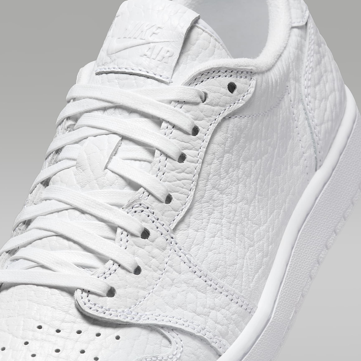Air Jordan 1 Retro Low Classic Basketball Sneakers 872782-100