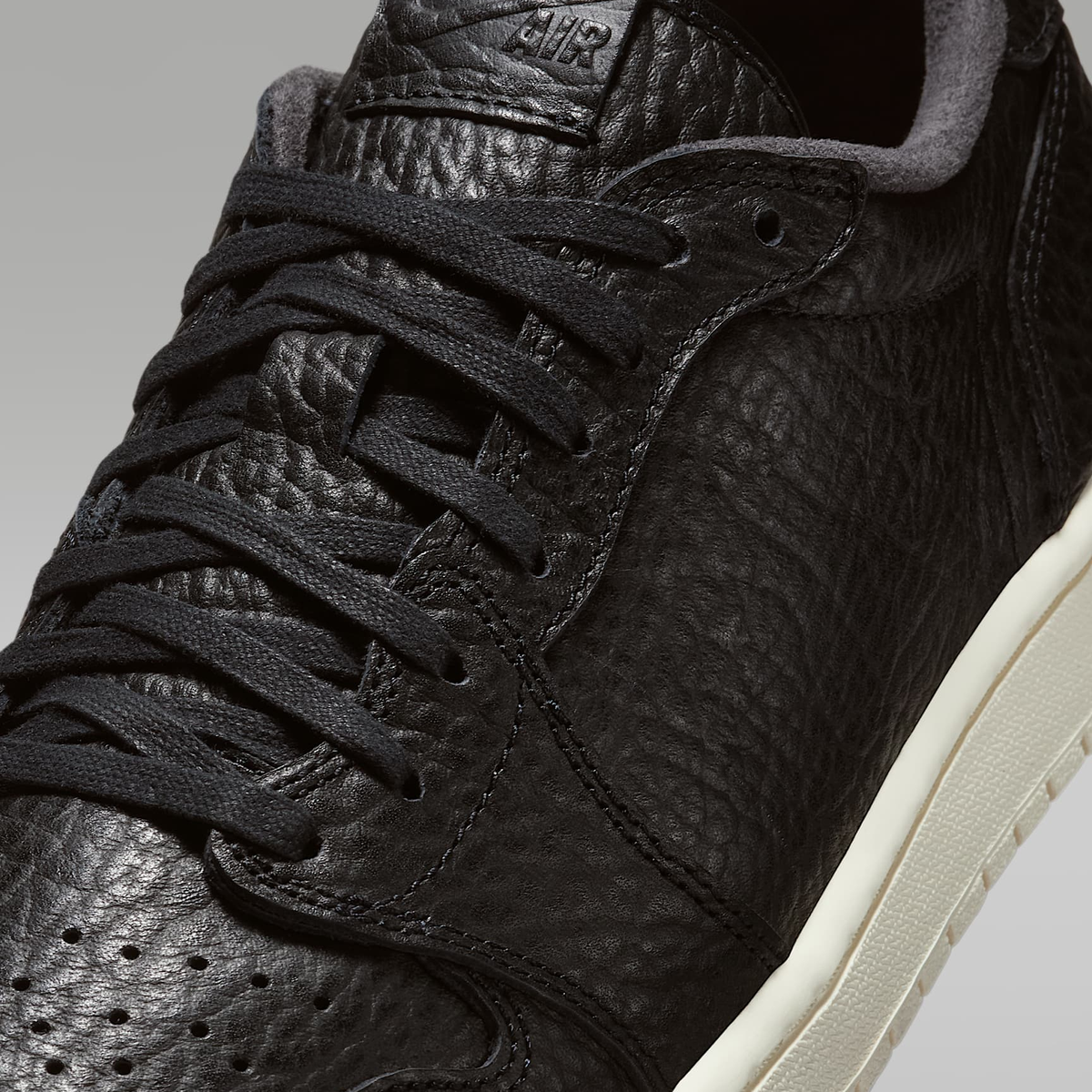 Air Jordan 1 Retro Low Classic Basketball Sneakers 848775-005
