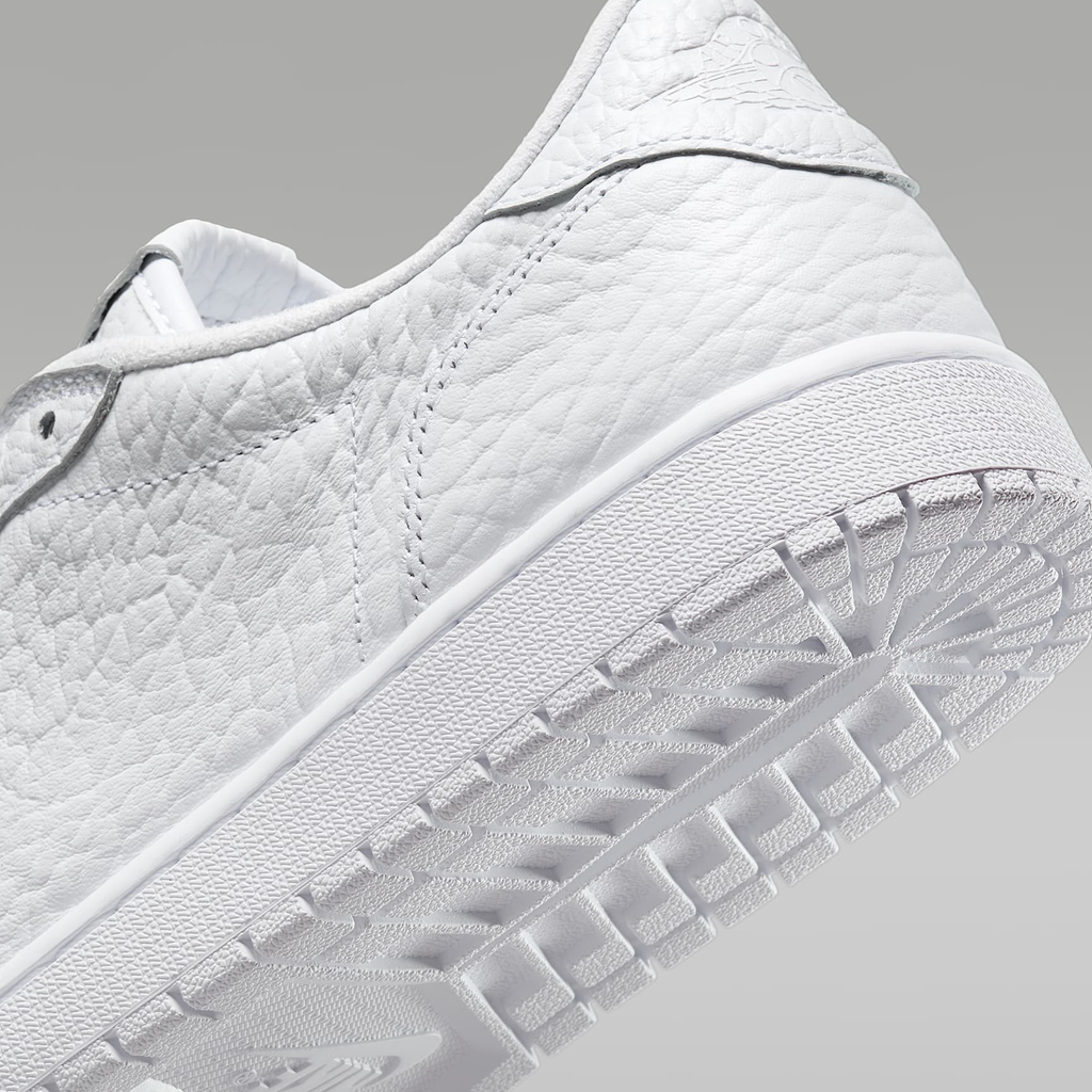 Air Jordan 1 Retro Low Classic Basketball Sneakers 872782-100