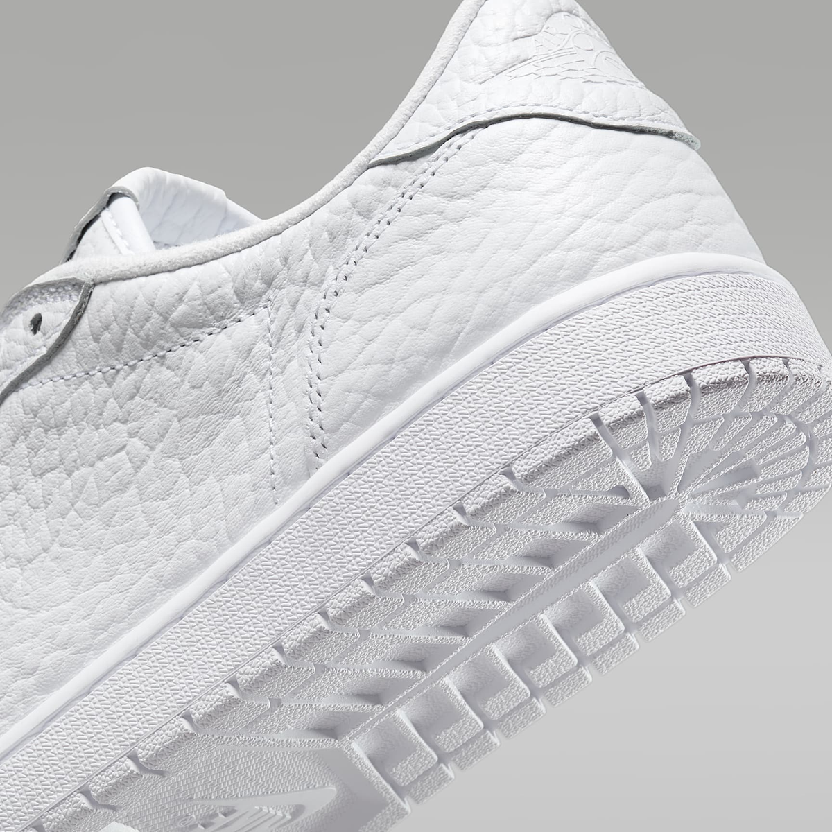 Air Jordan 1 Retro Low Classic Basketball Sneakers 872782-100