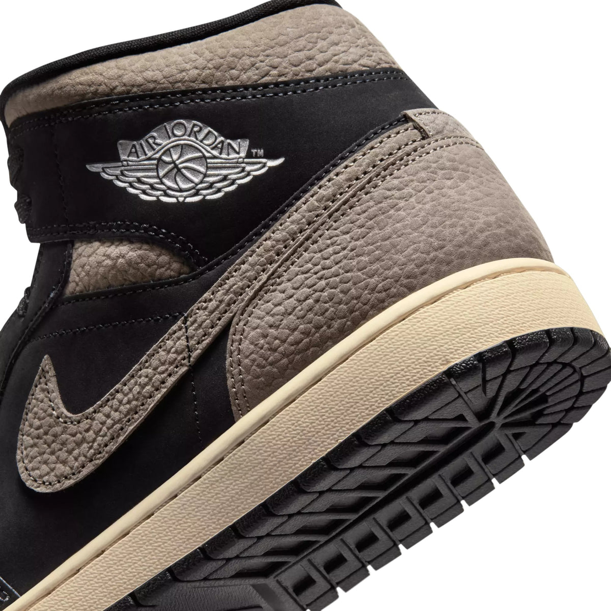 Air Jordan 1 Mid IB7110-002
