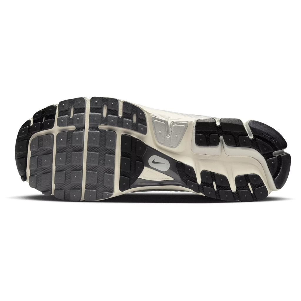 Nike Zoom Vomero 5 Retro Running Sneakers HF0731-007